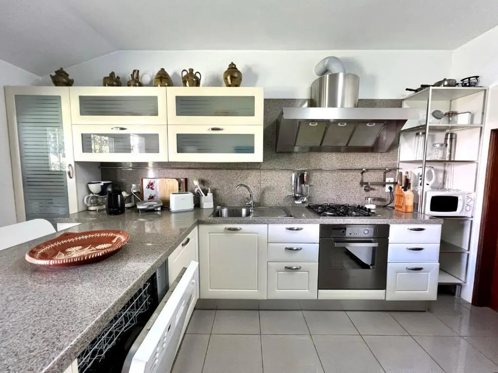 Vilamoura Traditional Villa with Pool by Homing