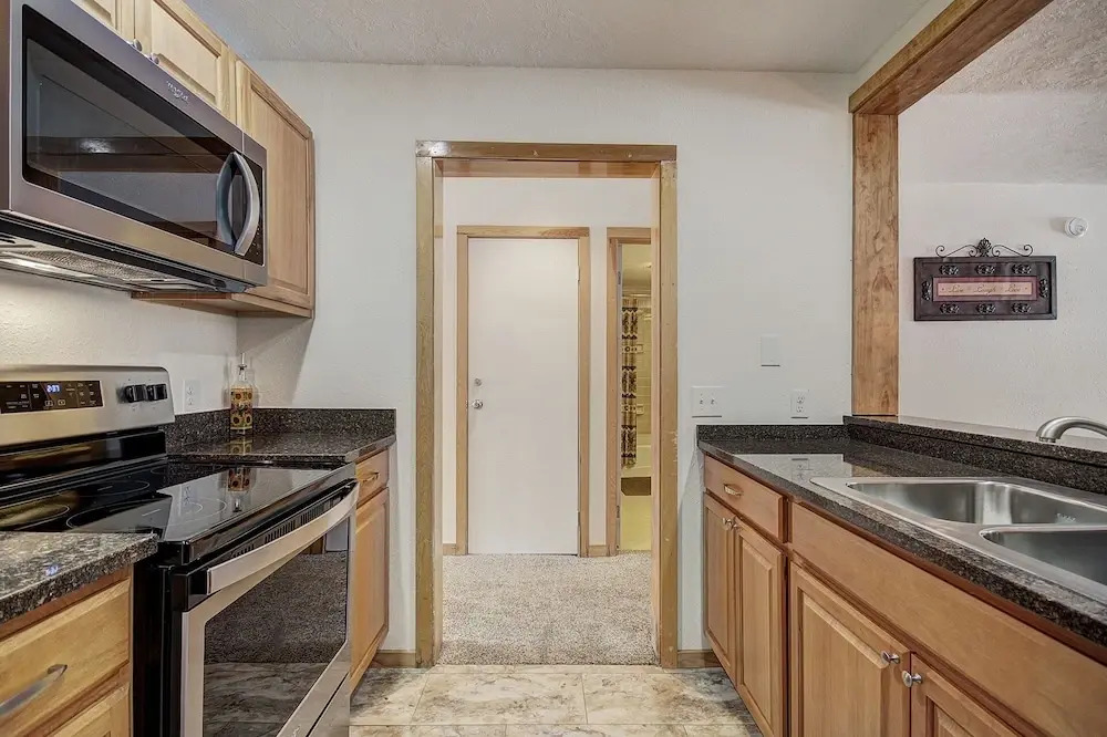 2062 The Pines 2 Bedroom Condo by RedAwning