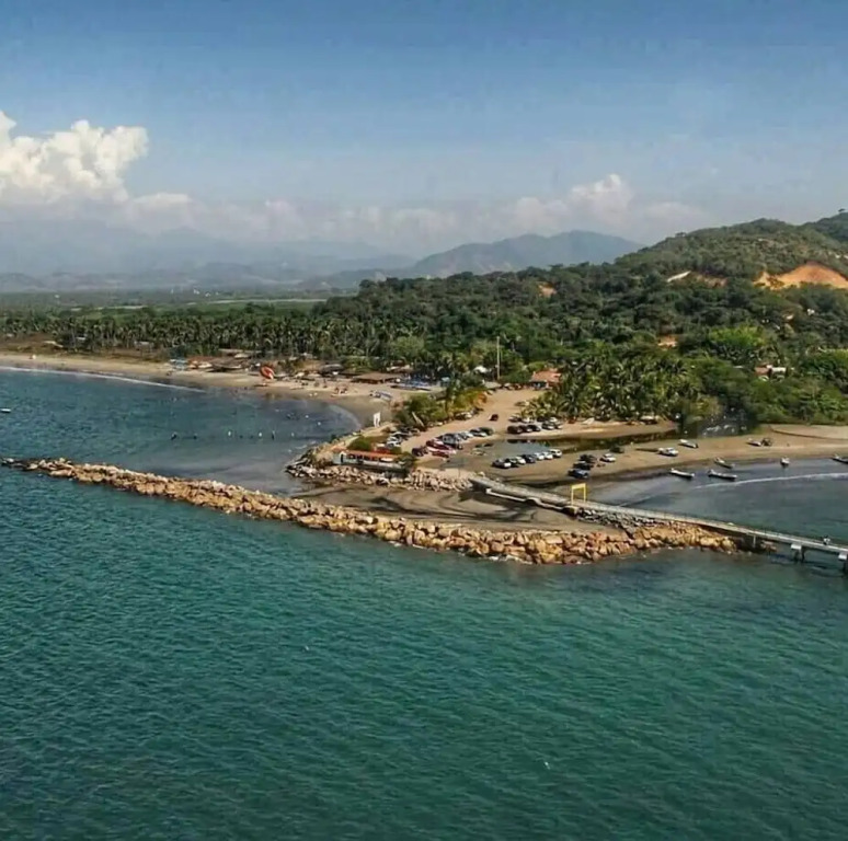 Villa exclusiva en Ixtapa a unos pasos del mar