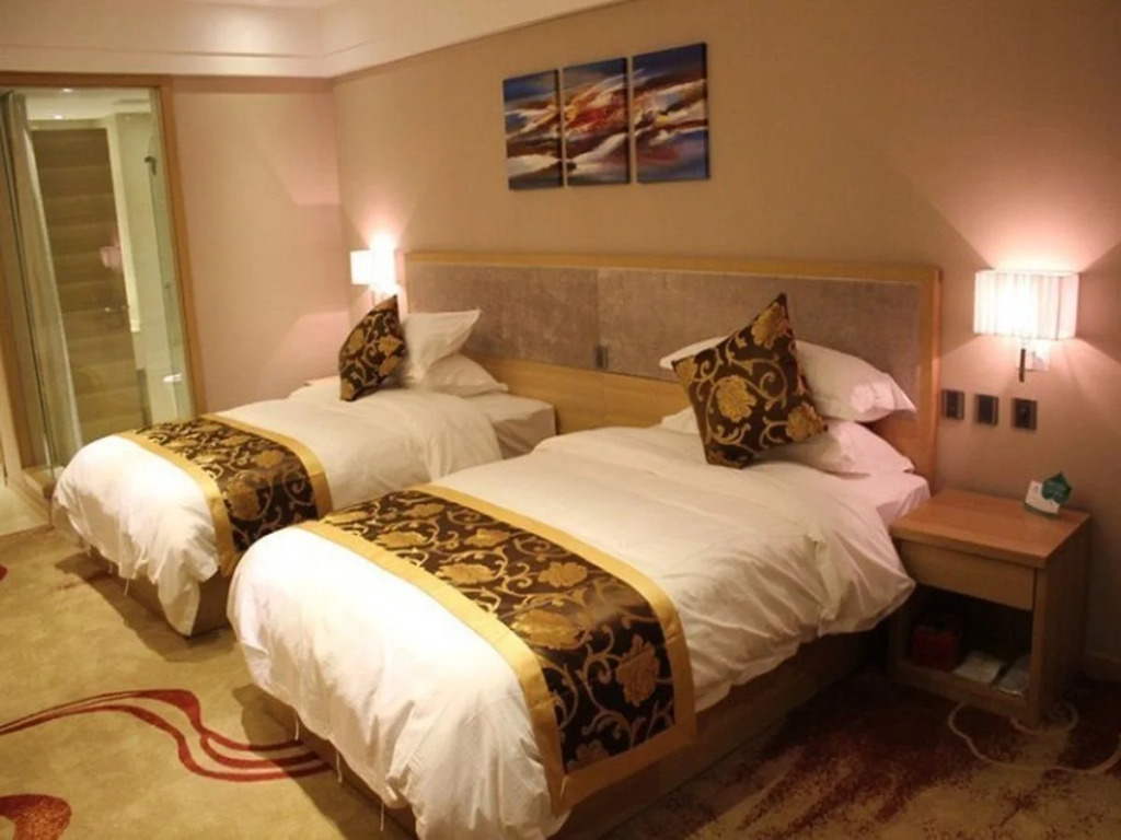 Longwei Holiday Hotel