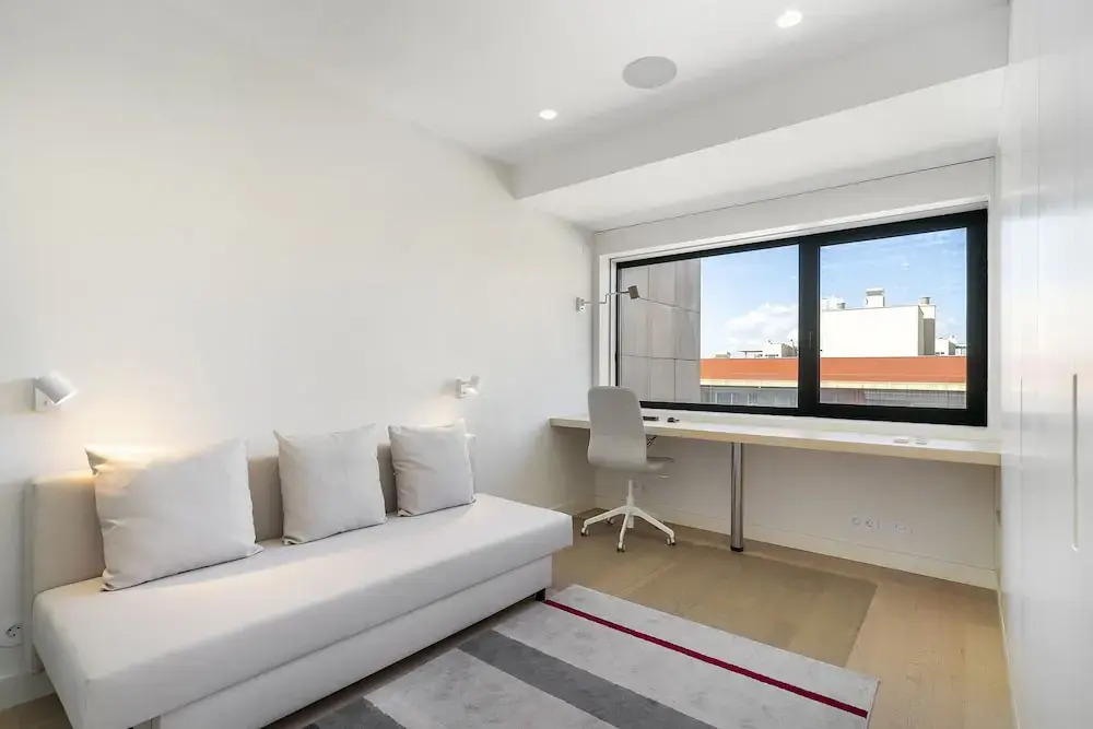 Bachelor Pad In The Sky: Great For Digital Nomads & Remote Workers