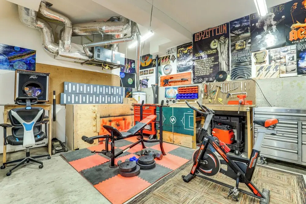 Walk to Mcmenamins Edgefield: Inviting Townhome!