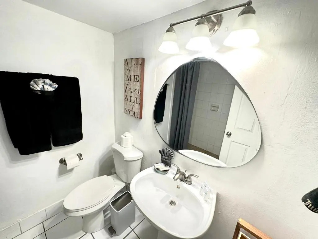 1 bedroom in the BEST location in South Beach !