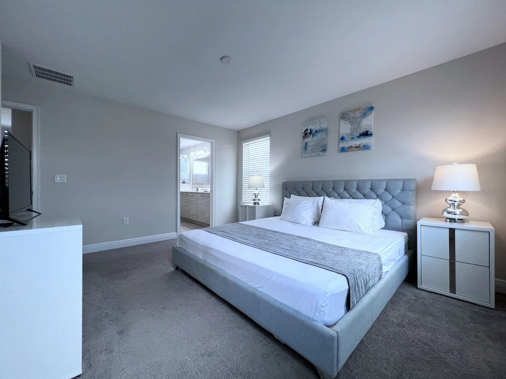 Balmoral Resort-205mcv 4 Bedroom Home by RedAwning
