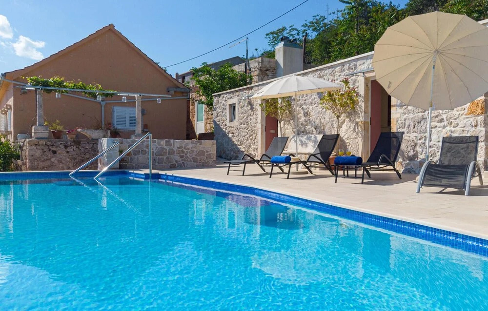 Two-Bedroom Holiday Home In Mokalo