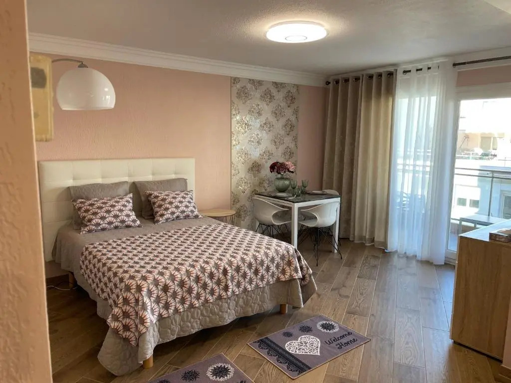 Studio with Swimming Pool 80 Meters Near the Beach (Adults Only)