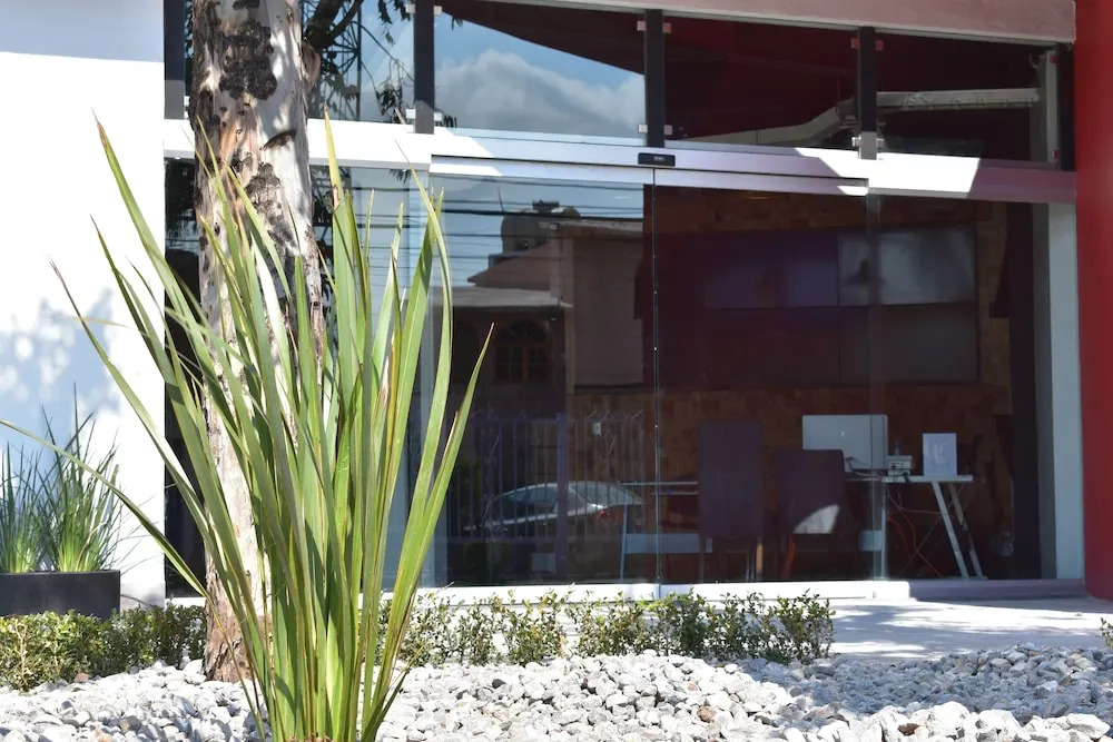 ESDUMA HK HOTEL Pachuca