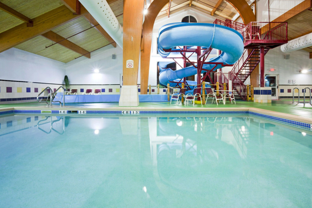 Holiday Inn & Conference Center Marshfield by IHG