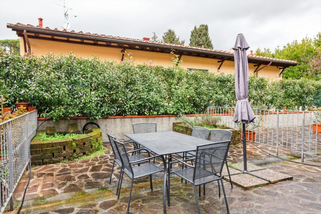 Coverciano Modern Apartment with Patio!