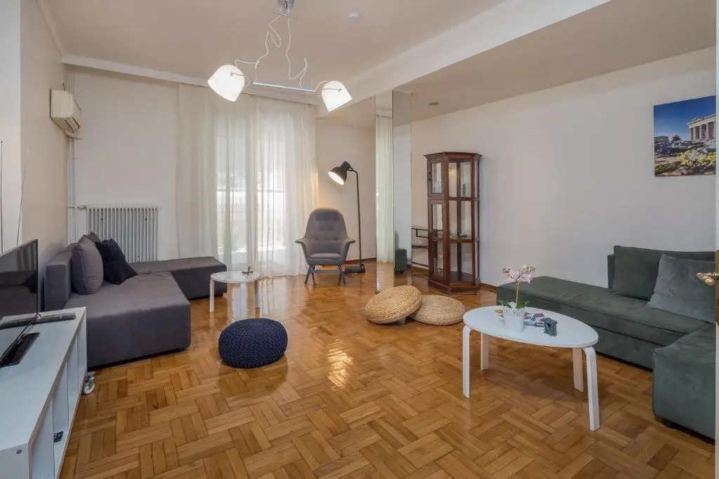 Elite Downtown Central 5th Floor Apartment