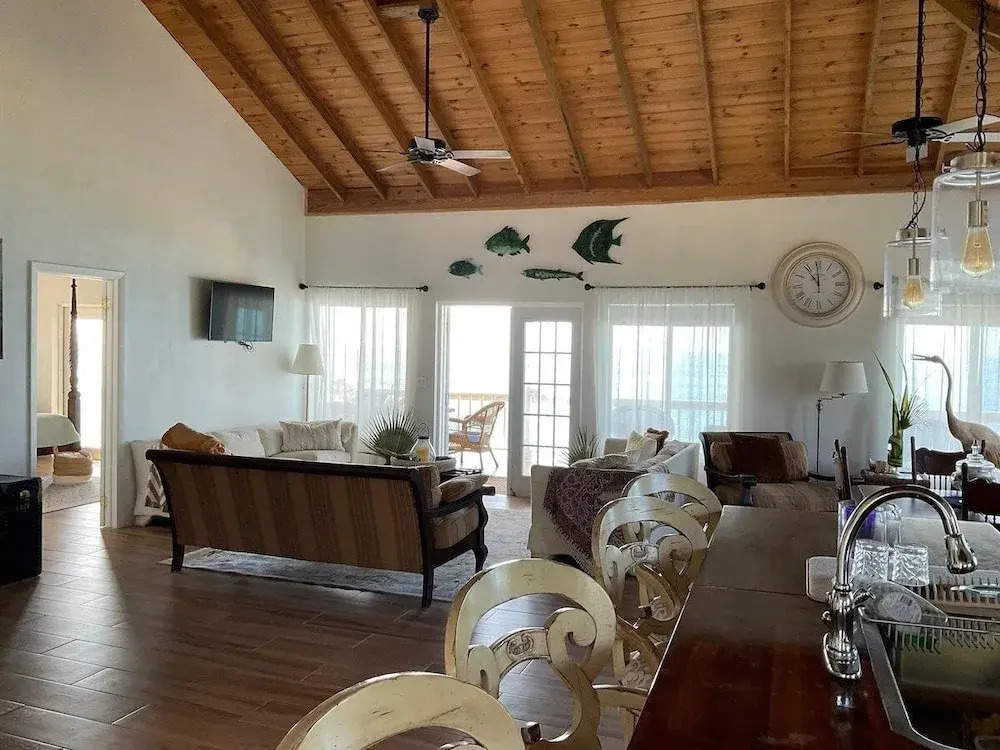 Blue Love Point 5 Bedroom Home