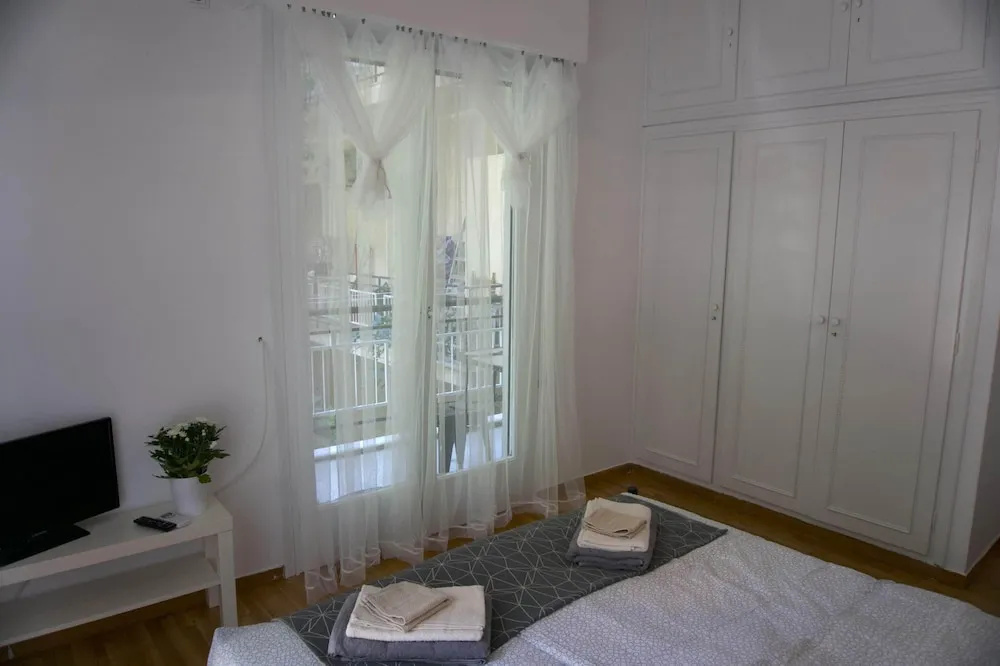 Cozy apartment, 5 min from metro station, center of Athens, newly renovated