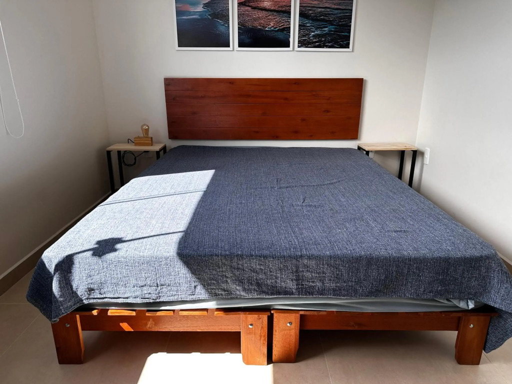 Encanto de apartamento, novo! A 290 metros da praia do Canto Grande!
