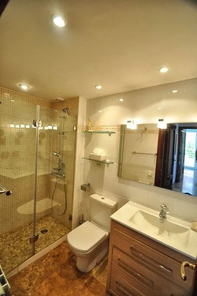 2BR Center & Swimming Pool