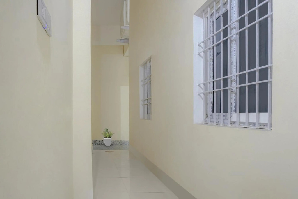OYO Flagship 92952 Youth Hotel