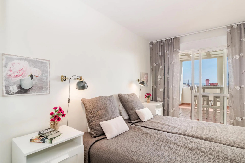 PDM - Elegant Apartment with Breathtaking Sea view