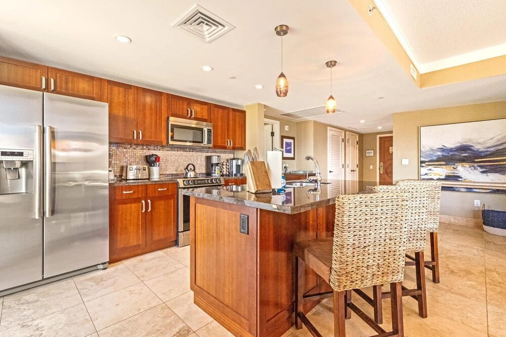 K B M Resorts- Hkh-409 Luxurious 2bdrm With Large Wrap Around Balcony, Chefs Kitchen, Ocean Views!