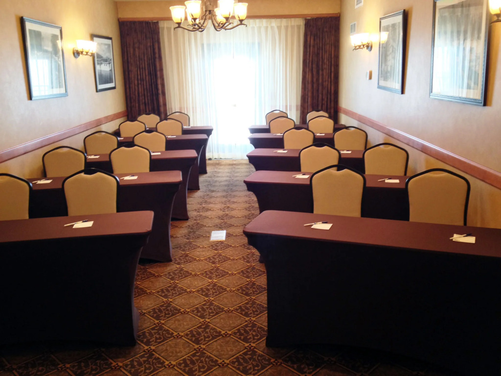 Holiday Inn Express Hotel & Suites Kalispell by IHG
