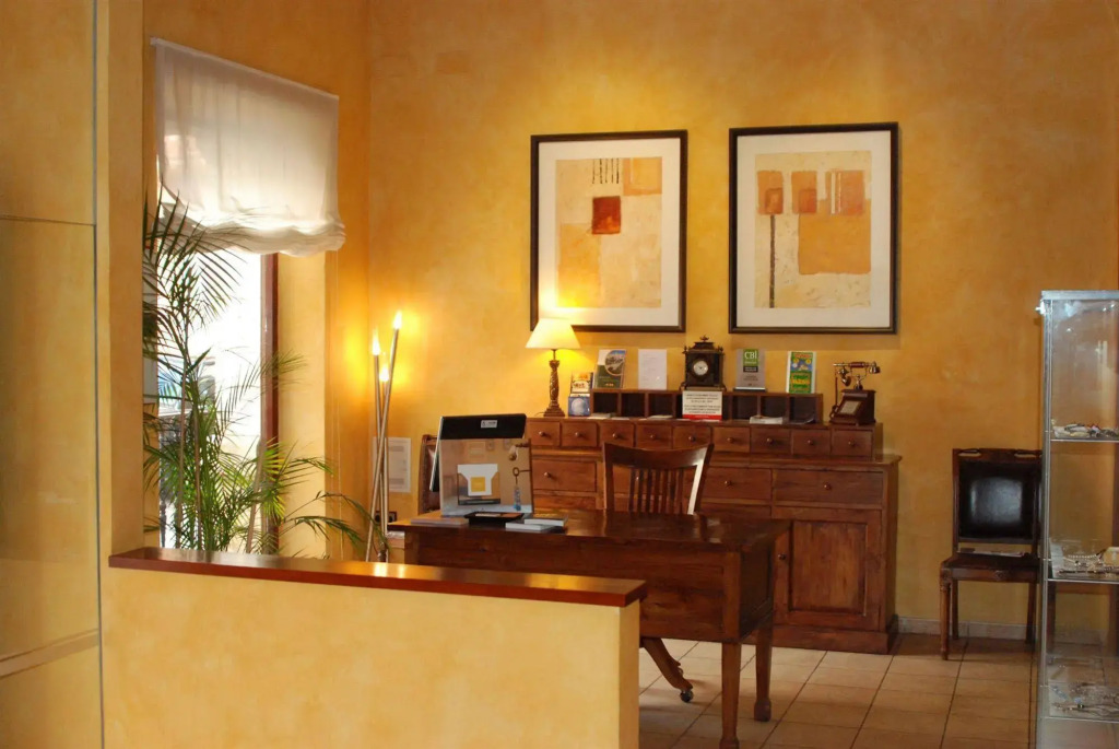 LAgora Hotel