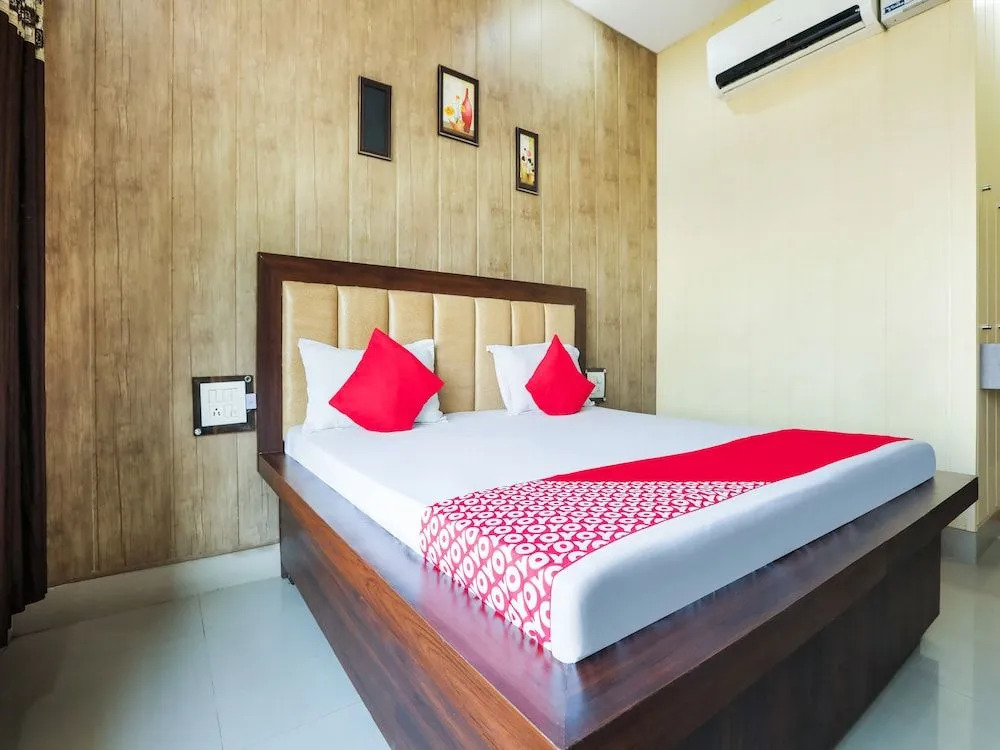 Capital O 38771 Hotel J7 International