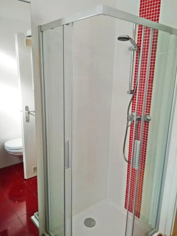 2bed Old Town Apt Sleeps 6 - Rooftop Terrace, Wifi