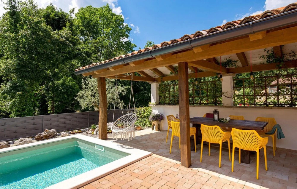 Awesome Home in Mucici With 2 Bedrooms, Wifi and Outdoor Swimming Pool