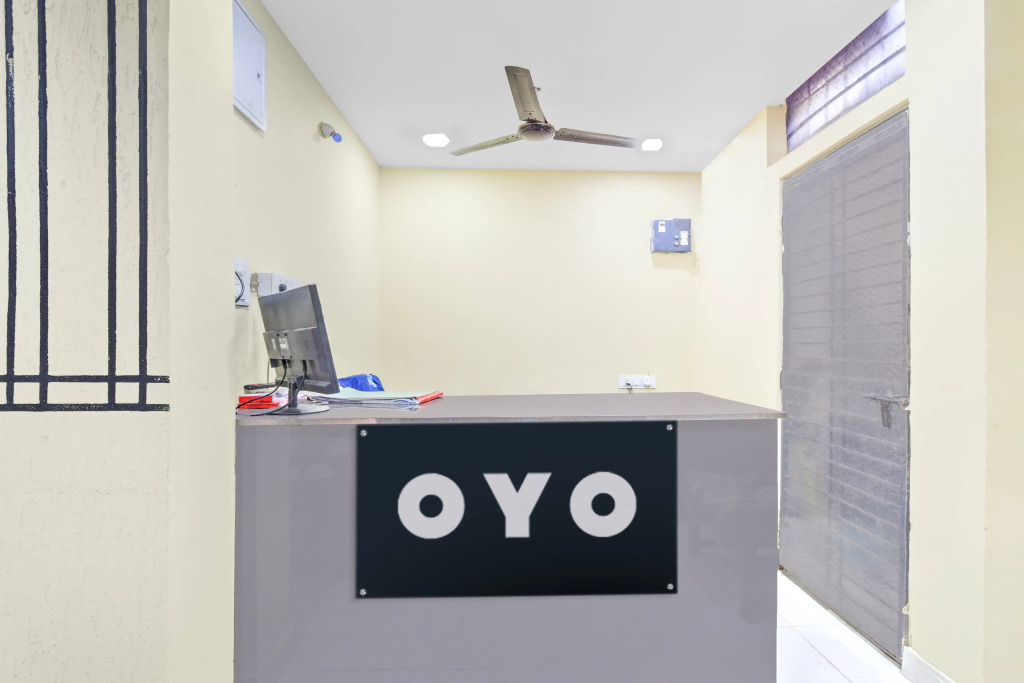 Hotel O HOLIDAY STAR IN Nampally Railway Station