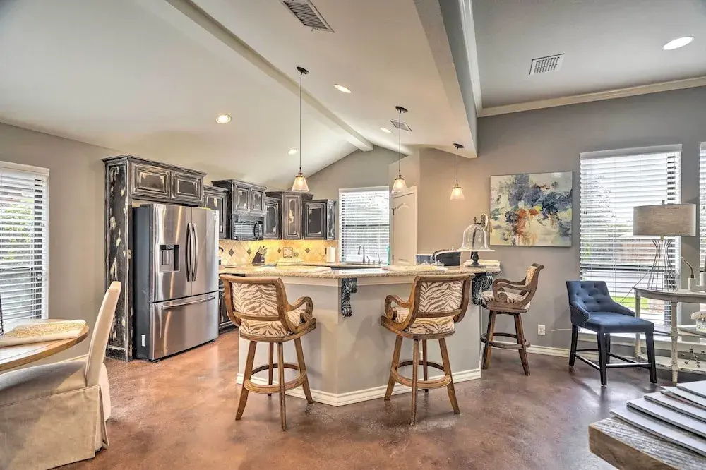Luxe Midland Retreat w/ Patio, Grill & Yard!