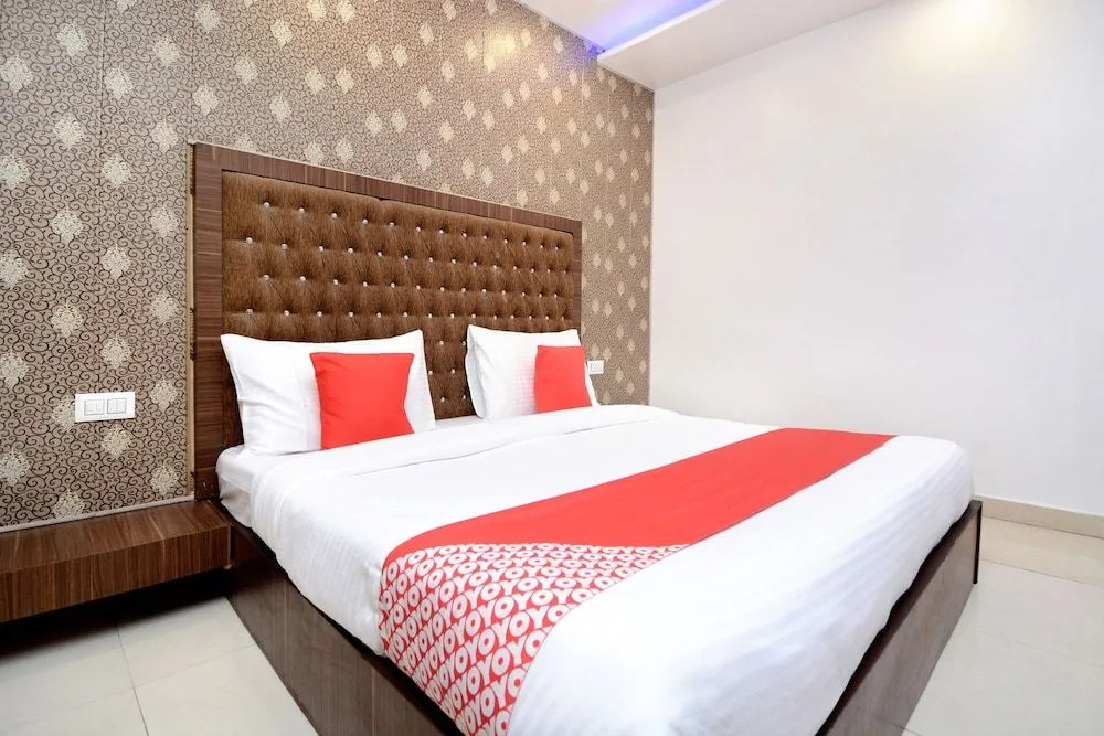 Collection O Hotel Platinum Inn And Suites