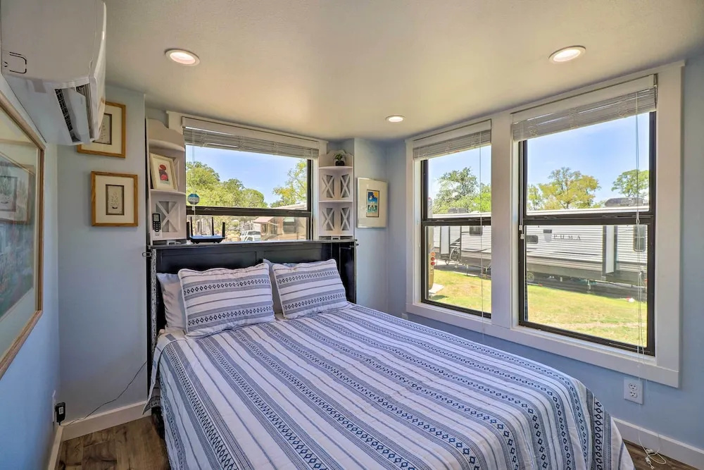 Upscale Tiny Home - Boho-chic Austin Getaway!