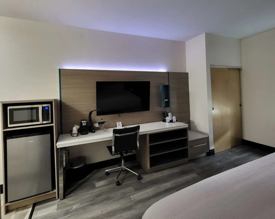 Best Western Plus Executive Residency Carlsbad Hotel