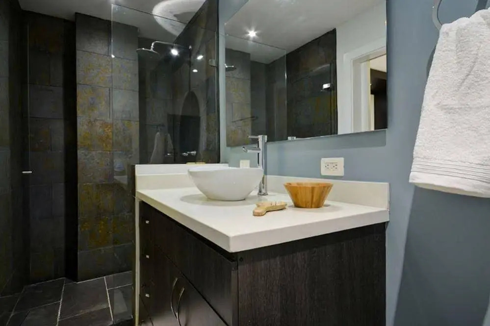 Oasis Suites