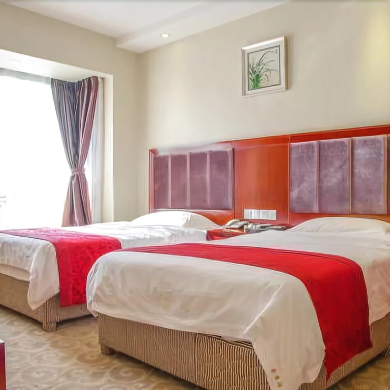 Yading Yizhan Hotel