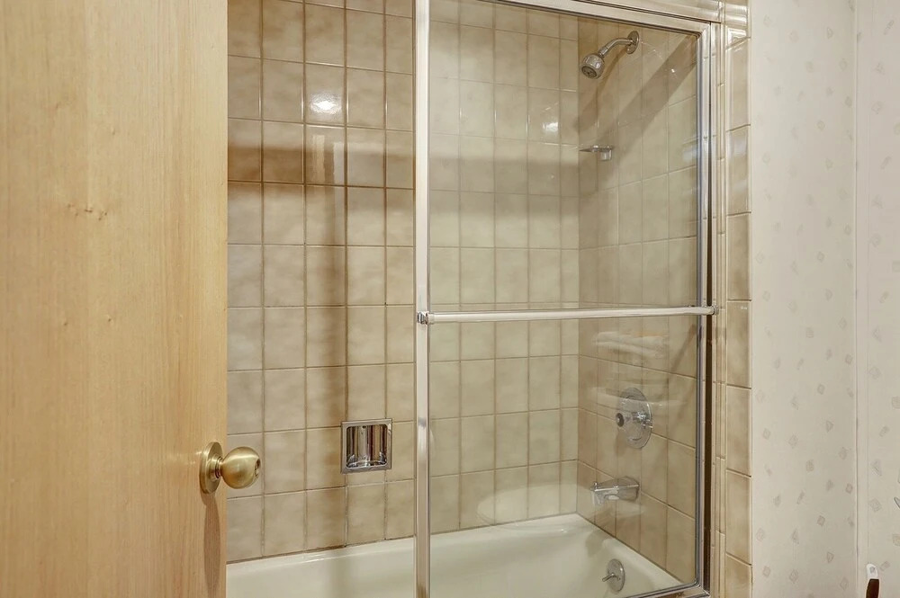 107 Ski Run 2 Bedroom Condo by RedAwning