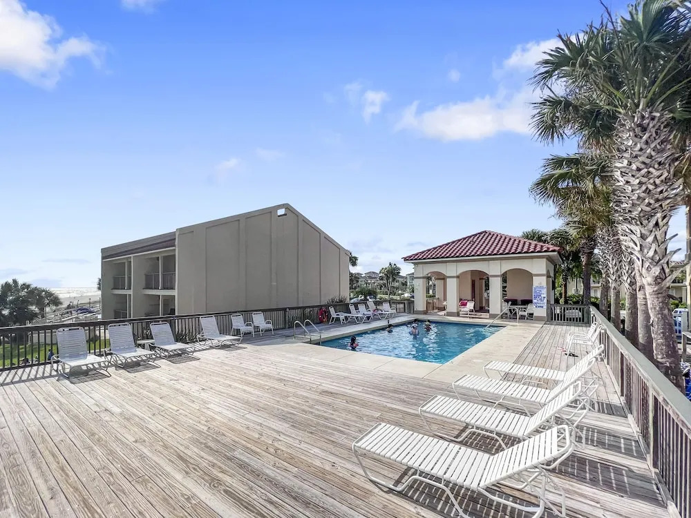 136 La Valencia Cir - At Peace