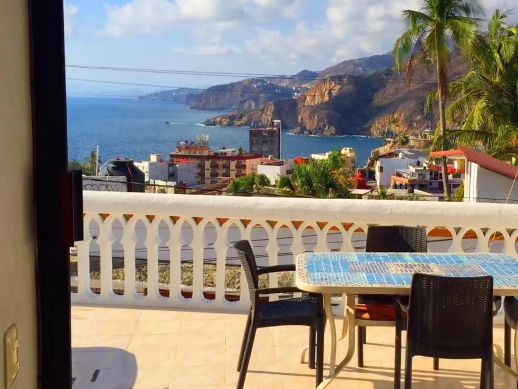 Villa Guitarron gran terraza vista espectacular 6 huespedes piscina gigante