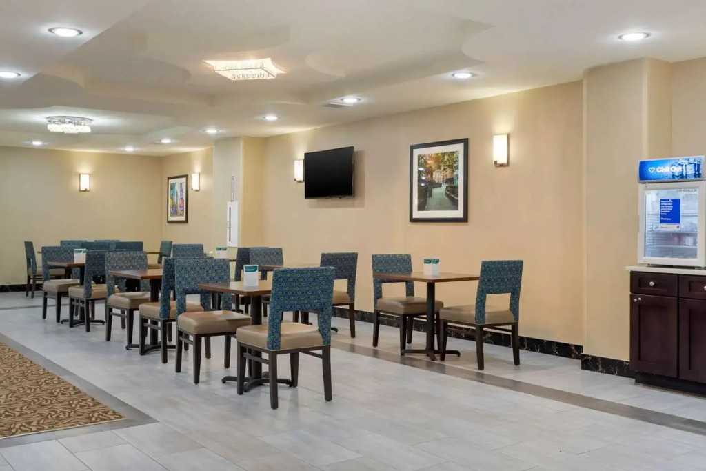 Comfort Inn & Suites near JFK Air Train