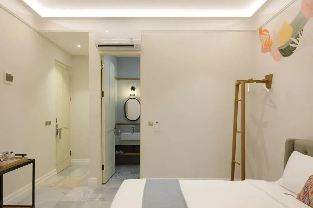 UROOMS Senopati