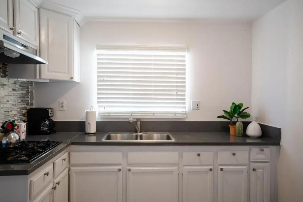 Charming 2BR Casita in Front of Park