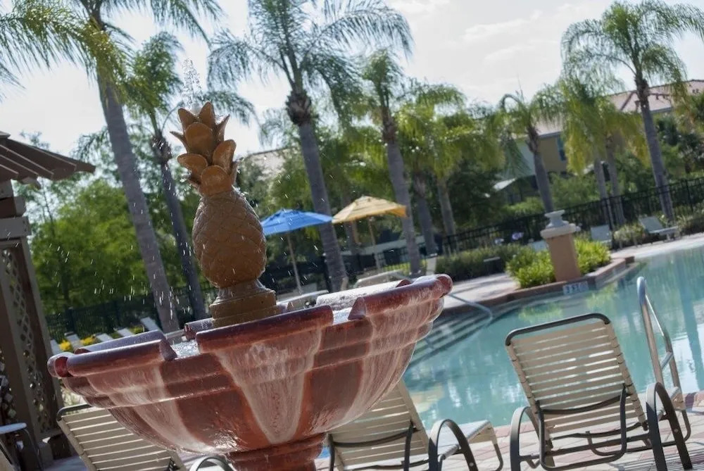 Great Near Theme Parks! Pet Friendly! 4 Bedroom Townhouse
