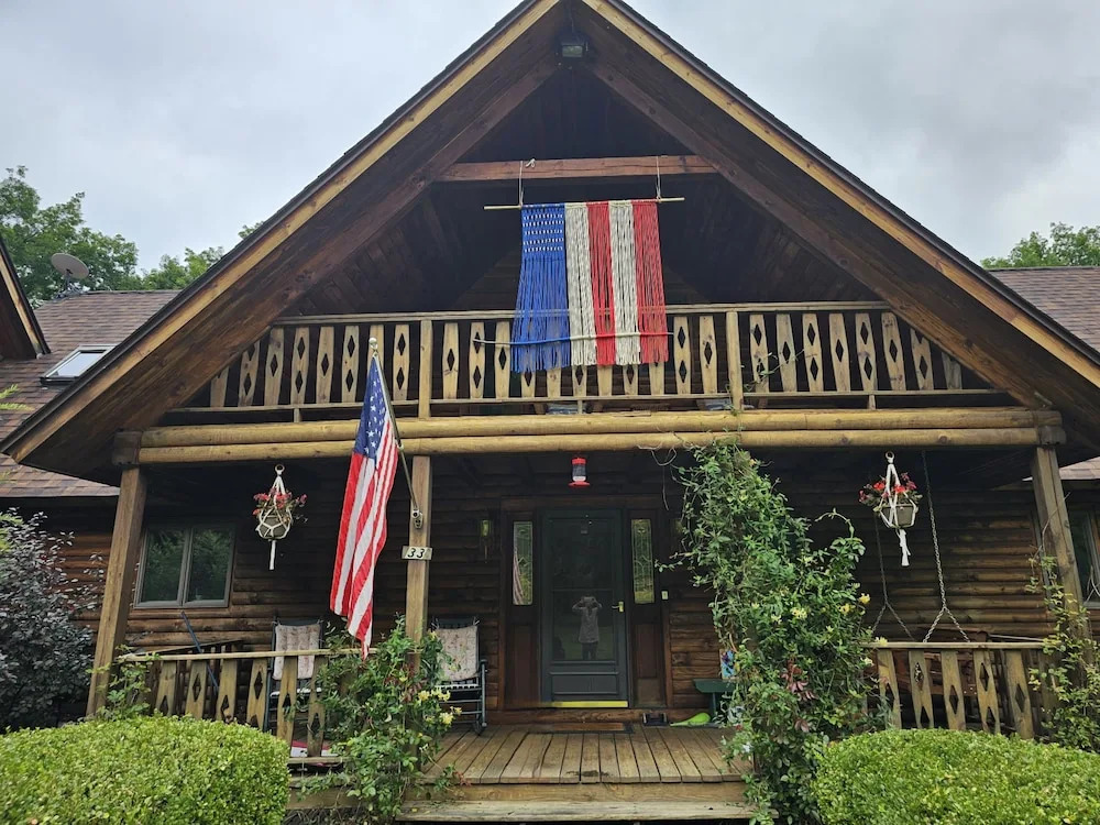 Pocono Dog-Friendly Home on River