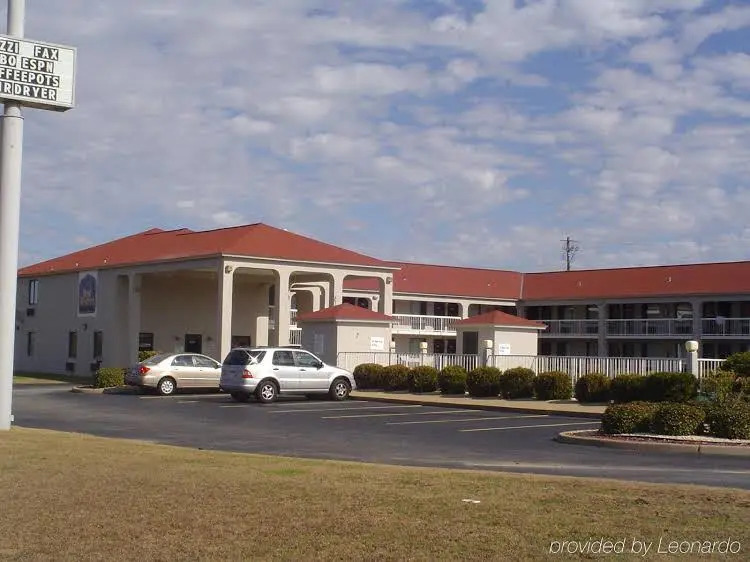 Motel 6 Abbeville, AL