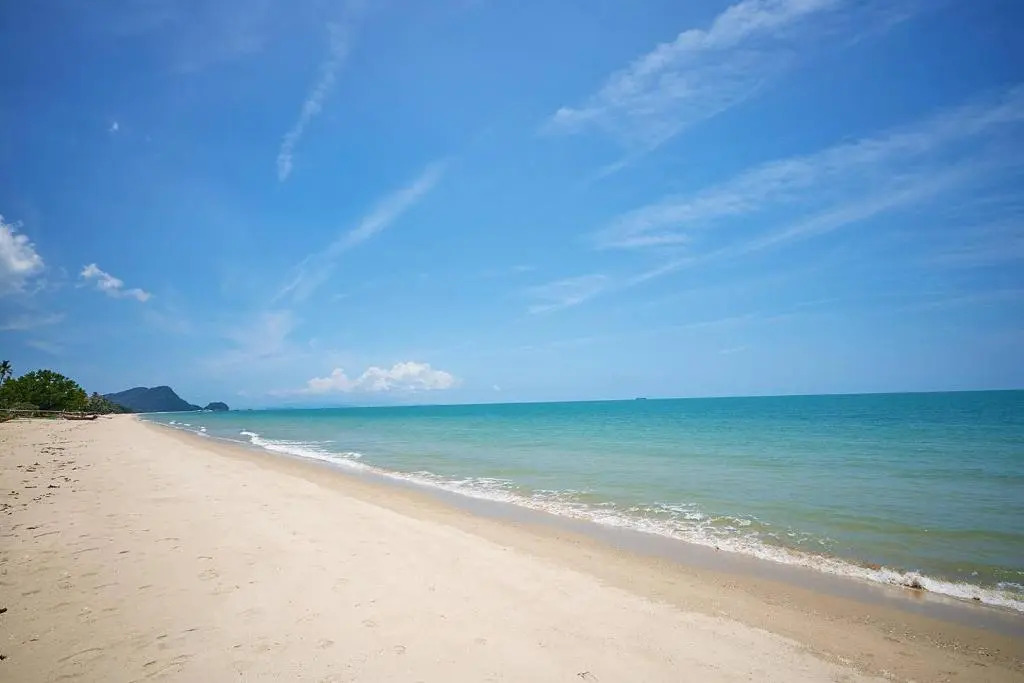 Khanom Beach Resort And Spa