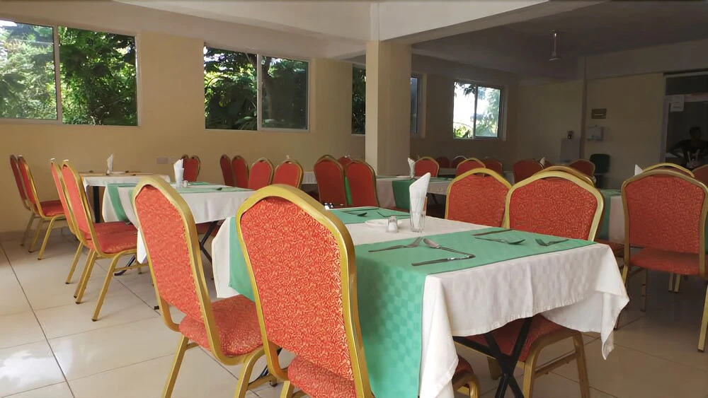 Pine Court Hotel