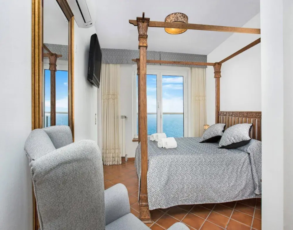 Villa in Cala Canyelles With Sea Views & Pool