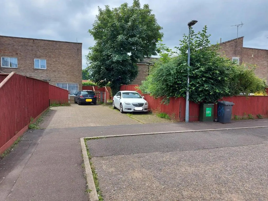 Hallaton Road Contractors Long Stays Free Parking Quiet Street