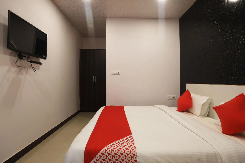 OYO 42640 Day Night Resort