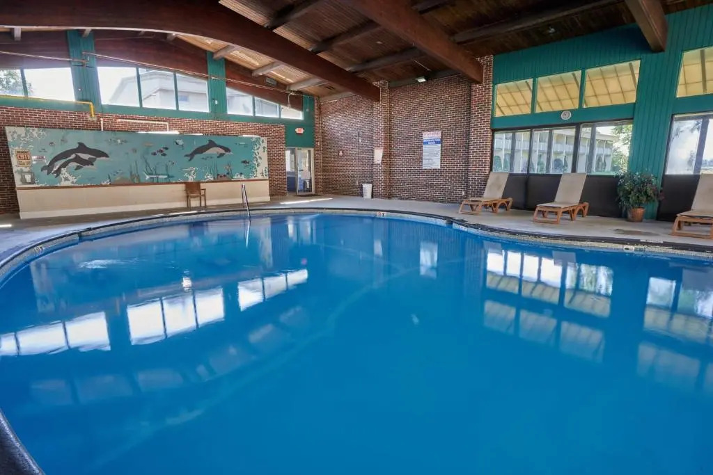 Riverview Inn & Suites