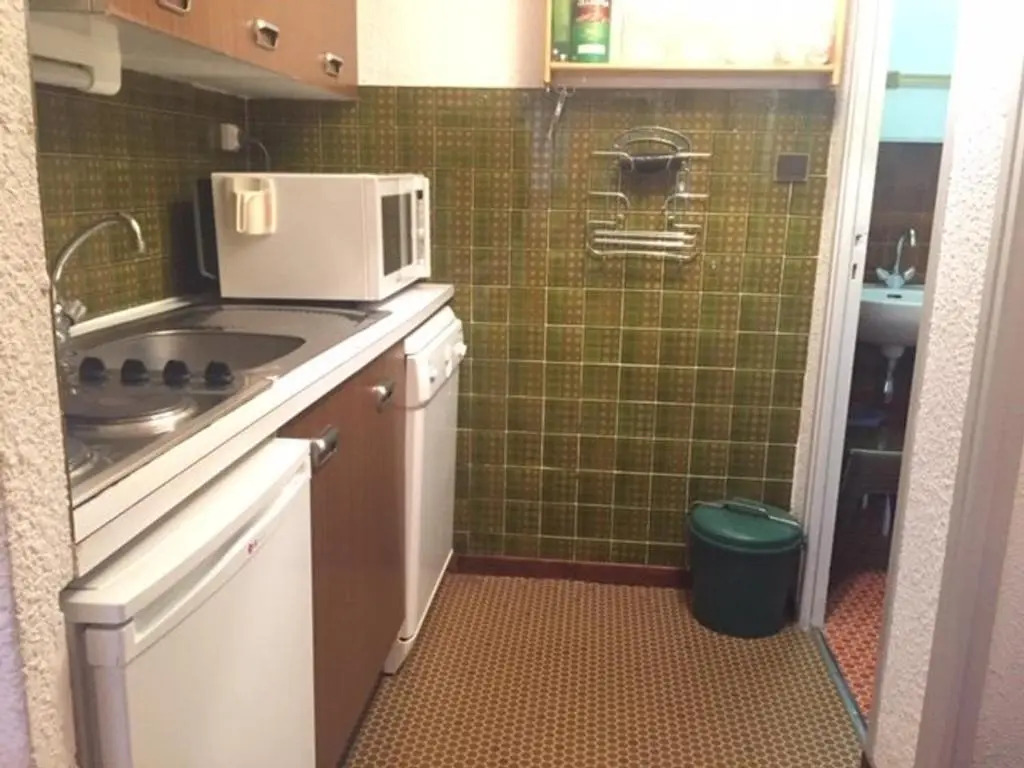 Studio cabine 8 pers, Sud, pied de piste, centre station, proche commerces et ESF - FR-1-330-40