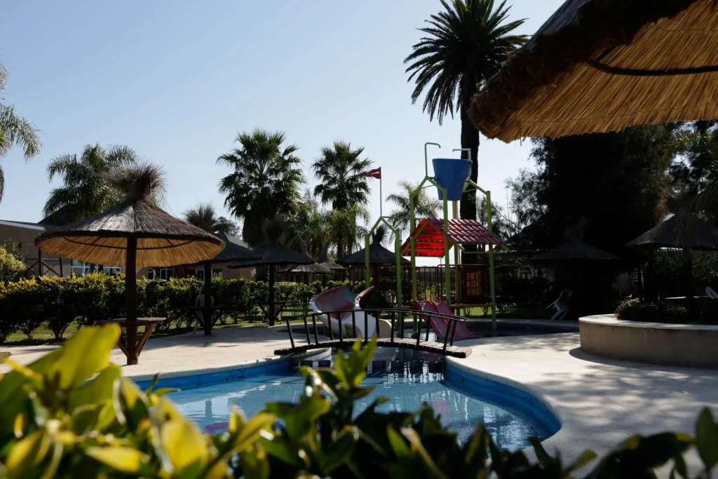 Howard Johnson Marinas & Resort